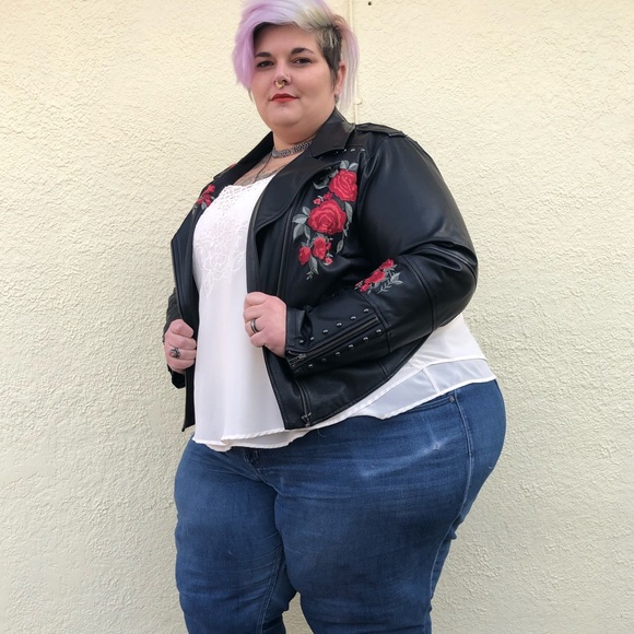 Meet your Posher, Tabitha - Picture 6 of 12